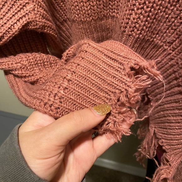 coco + jaimeson Cropped Distressed Sweater Size M - Picture 4 of 4